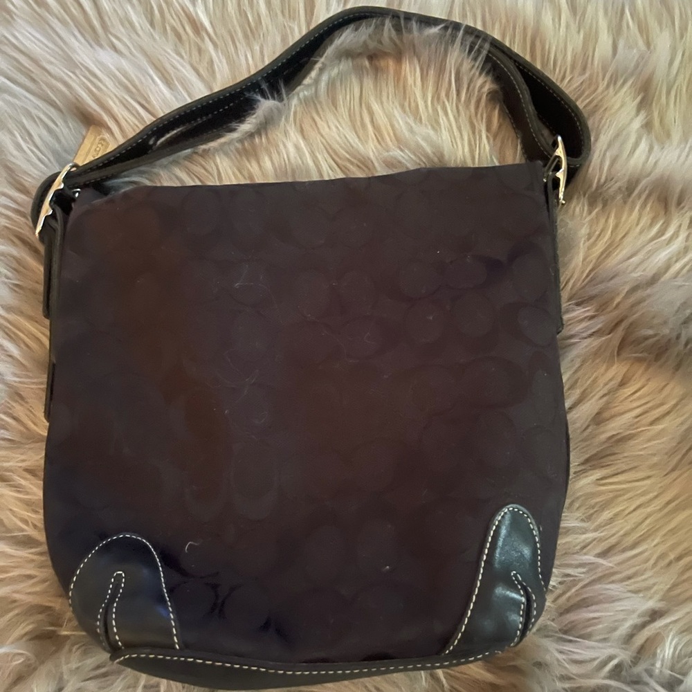 🚨🚨 Authentic and Vintage Coach Shoulder bag